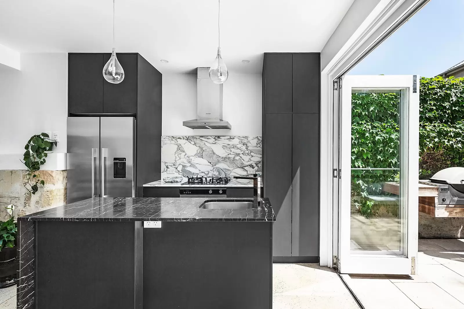 28 Caledonia Street, Paddington Sold by Sydney Sotheby's International Realty - image 3
