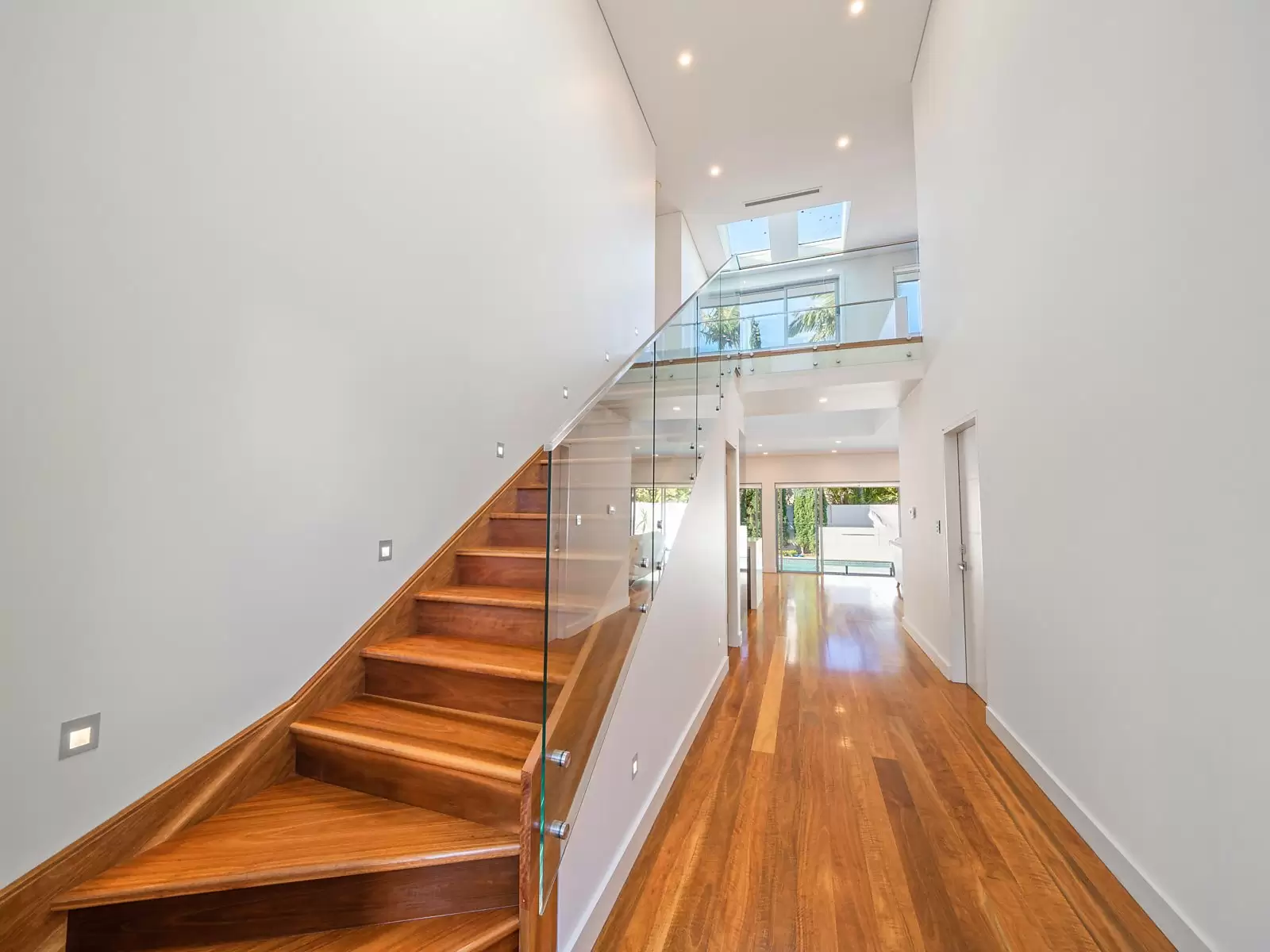 1 Tuross Avenue, Sylvania Waters Sold by Sydney Sotheby's International Realty - image 13