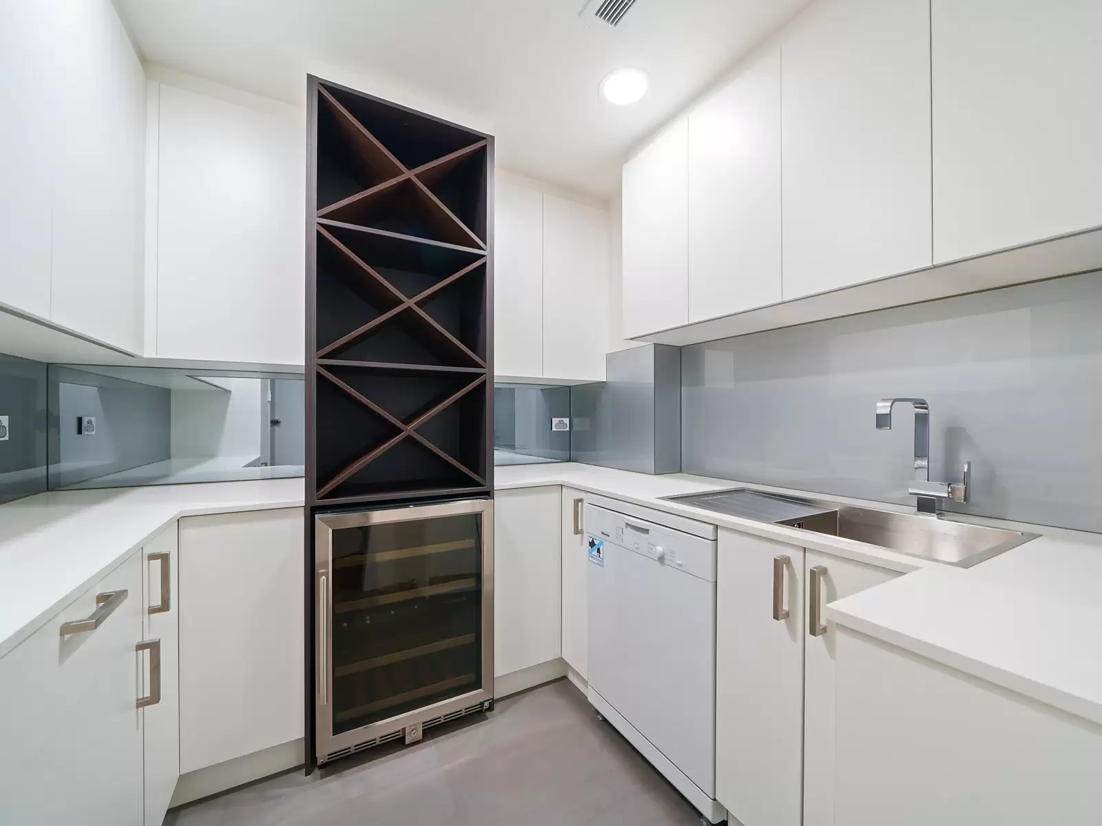 1 Tuross Avenue, Sylvania Waters Sold by Sydney Sotheby's International Realty - image 12