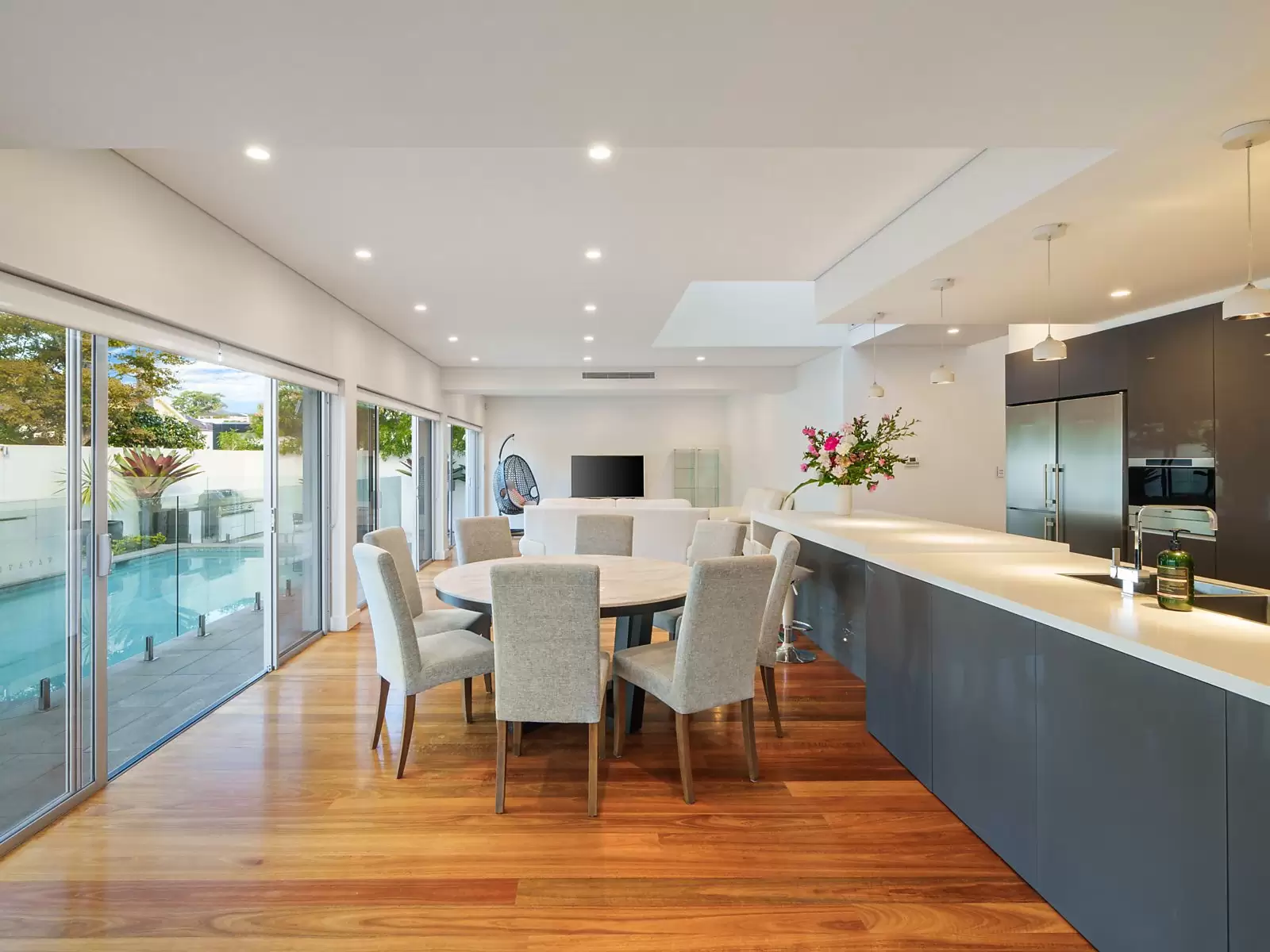 1 Tuross Avenue, Sylvania Waters Sold by Sydney Sotheby's International Realty - image 5
