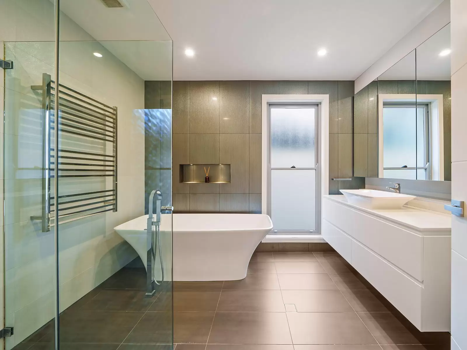 1 Tuross Avenue, Sylvania Waters Sold by Sydney Sotheby's International Realty - image 16