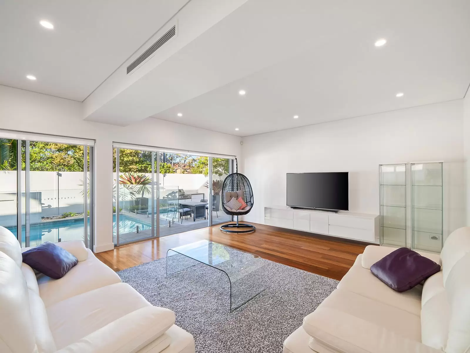 1 Tuross Avenue, Sylvania Waters Sold by Sydney Sotheby's International Realty - image 4