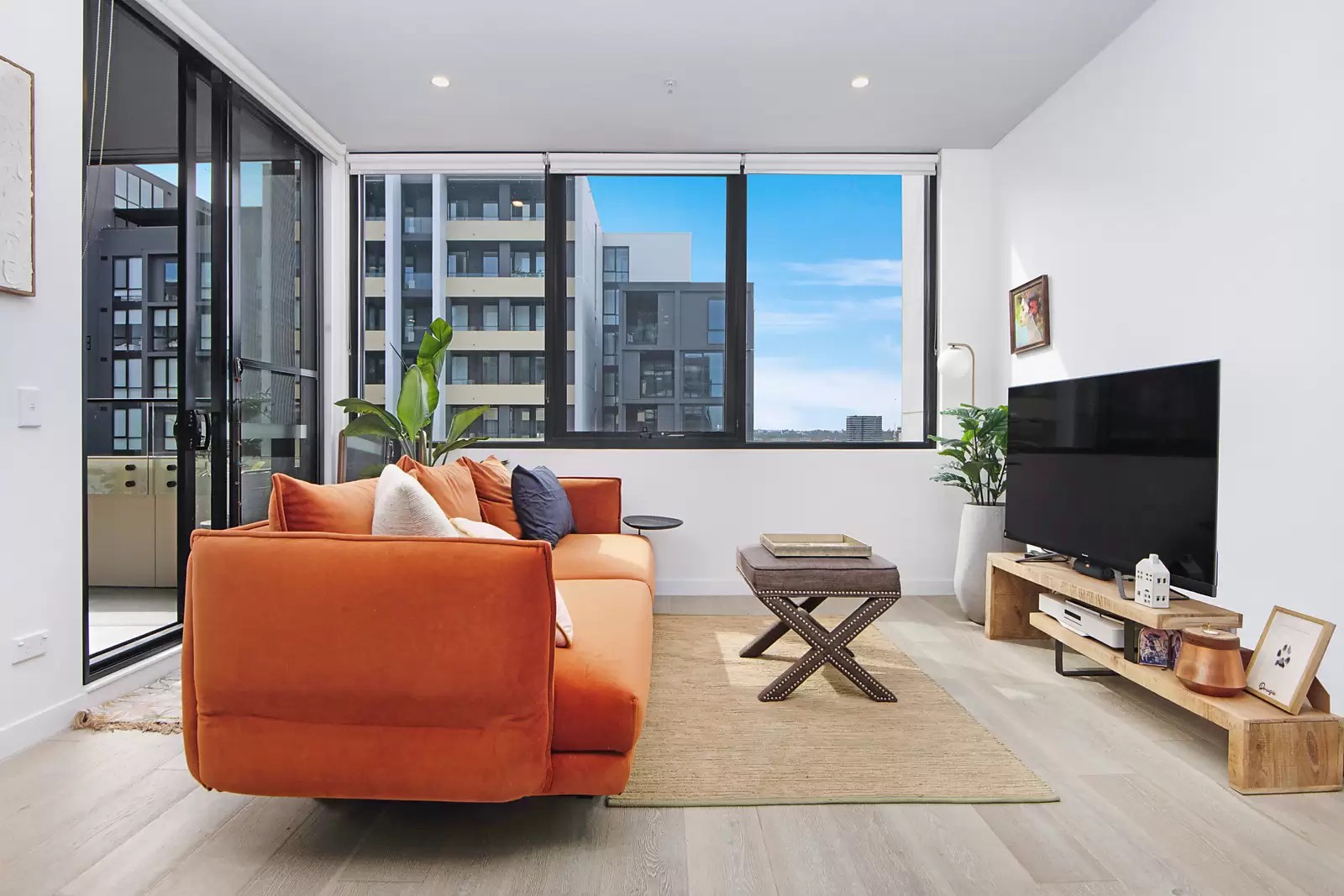 10910/159 Epping Road, Macquarie Park Sold by Sydney Sotheby's International Realty - image 4