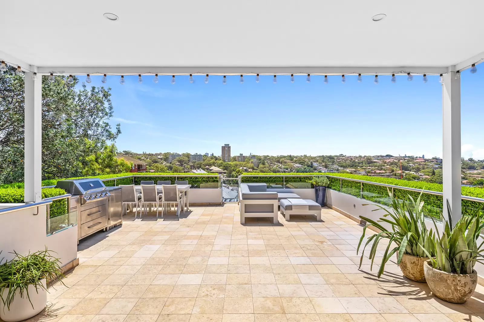 4/43 Coogee Bay Road, Randwick Sold by Sydney Sotheby's International Realty - image 1