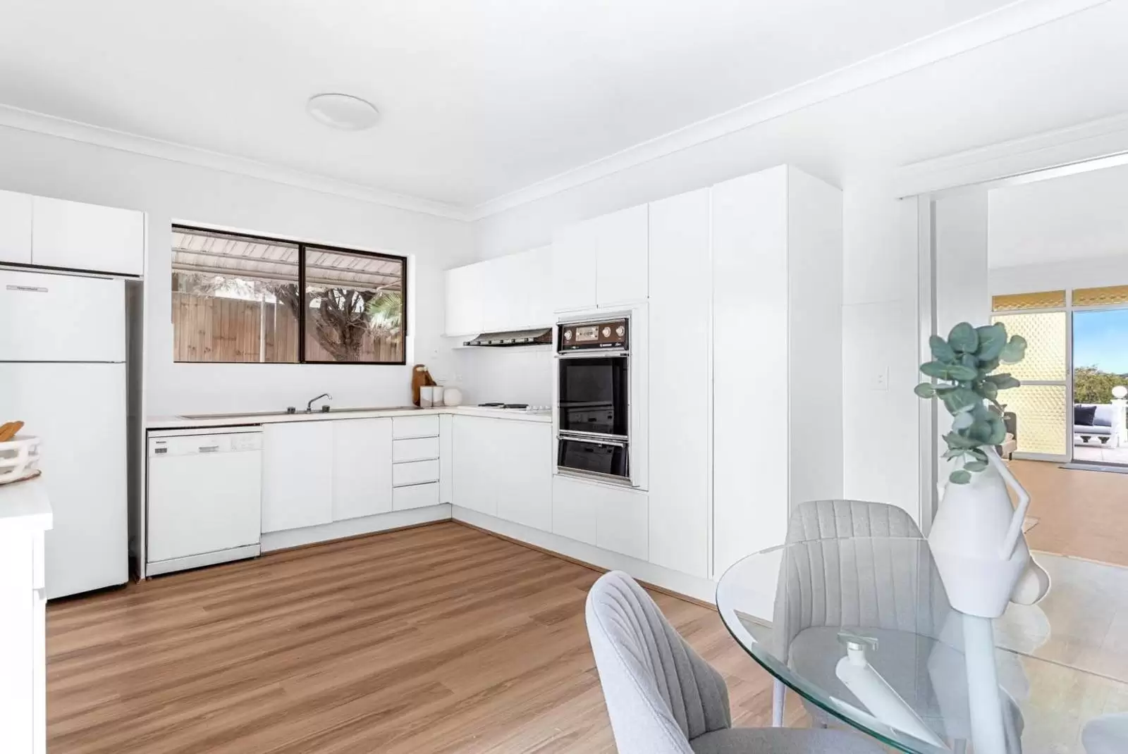 44 Mons Avenue, Maroubra Leased by Sydney Sotheby's International Realty - image 3