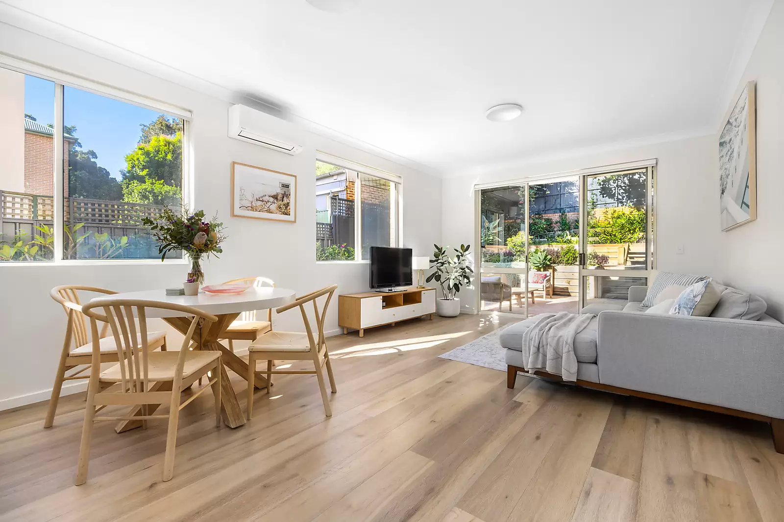 4/93-95 Coogee Bay Road, Coogee Sold by Sydney Sotheby's International Realty - image 1