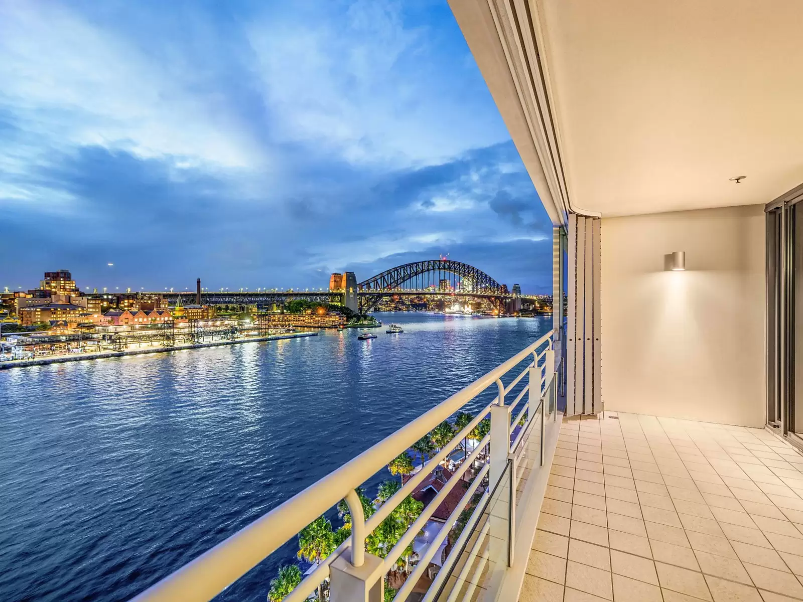 93/3 Macquarie Street, Sydney Sold by Sydney Sotheby's International Realty - image 2