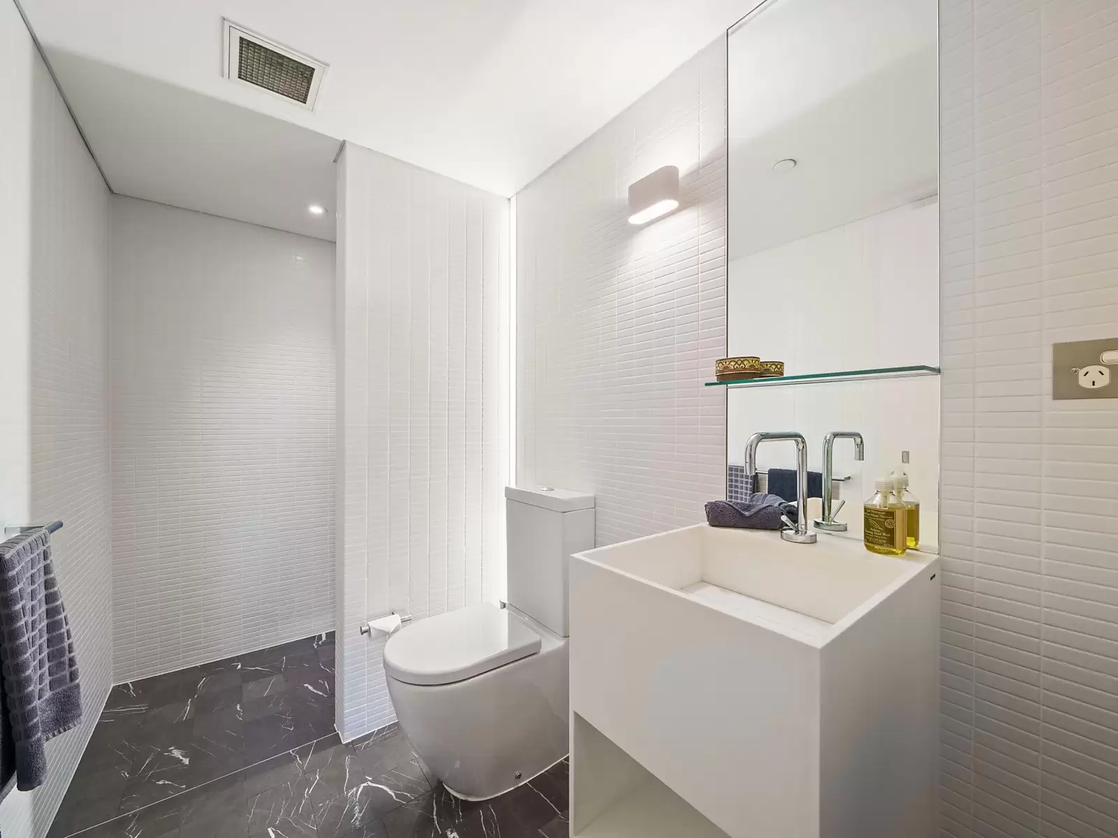 93/3 Macquarie Street, Sydney Sold by Sydney Sotheby's International Realty - image 15