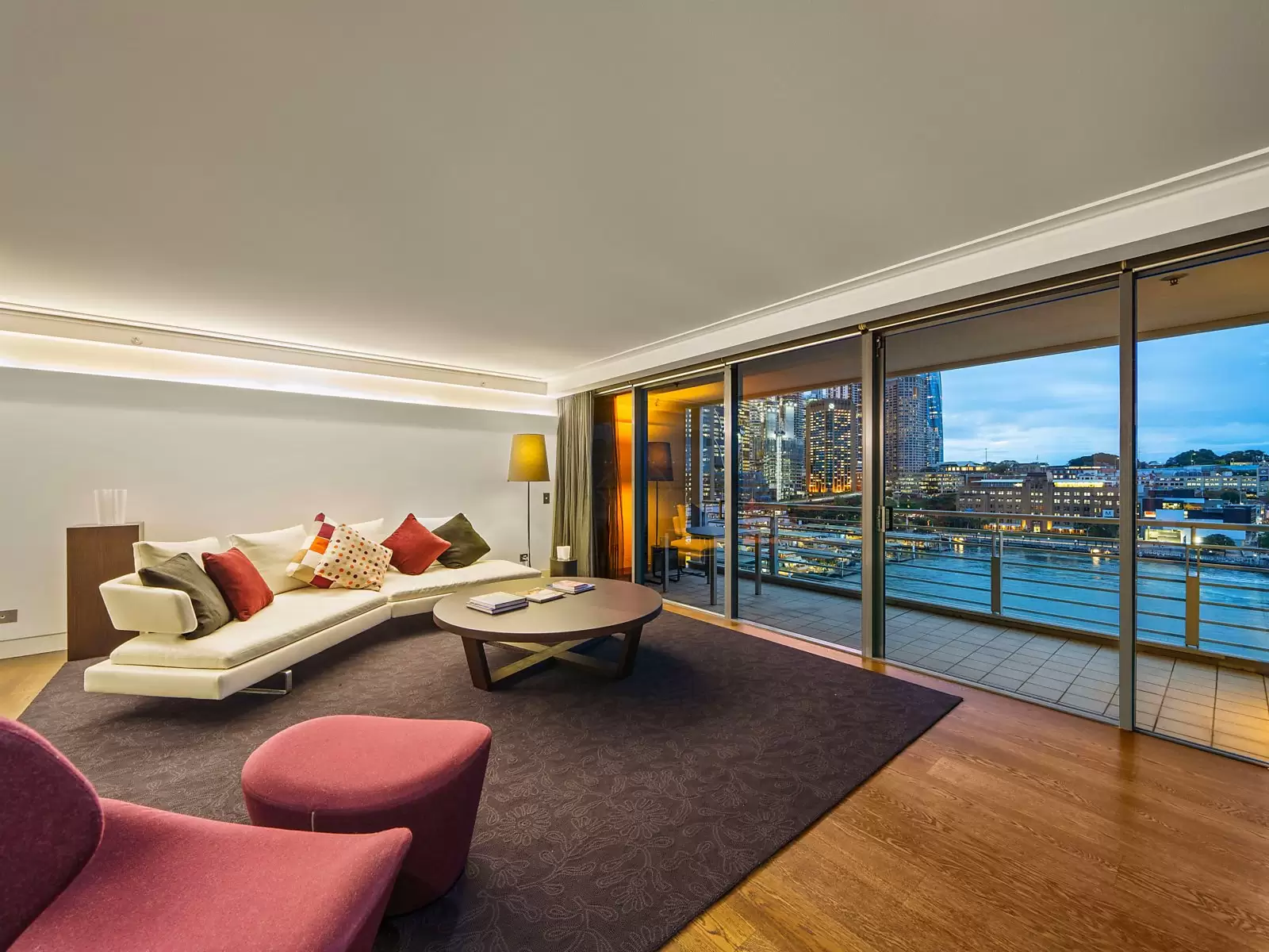 93/3 Macquarie Street, Sydney Sold by Sydney Sotheby's International Realty - image 4