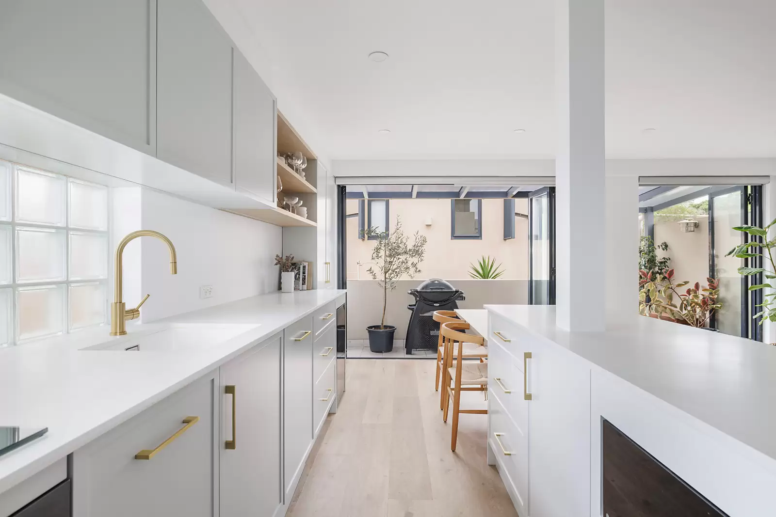 6/352 Moore Park, Paddington Sold by Sydney Sotheby's International Realty - image 1