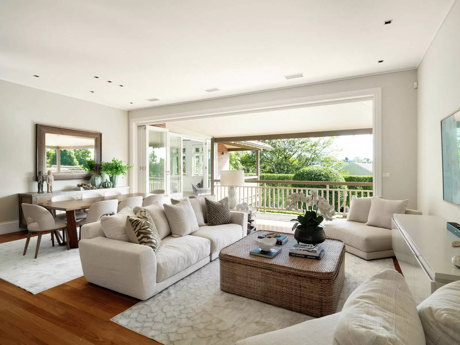 10 Powell Street, Killara Sold by Sydney Sotheby's International Realty - image 8