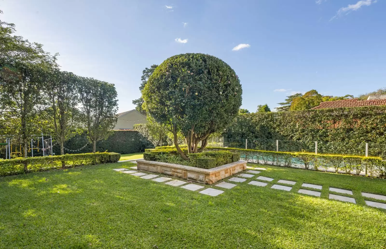 10 Powell Street, Killara Sold by Sydney Sotheby's International Realty - image 15