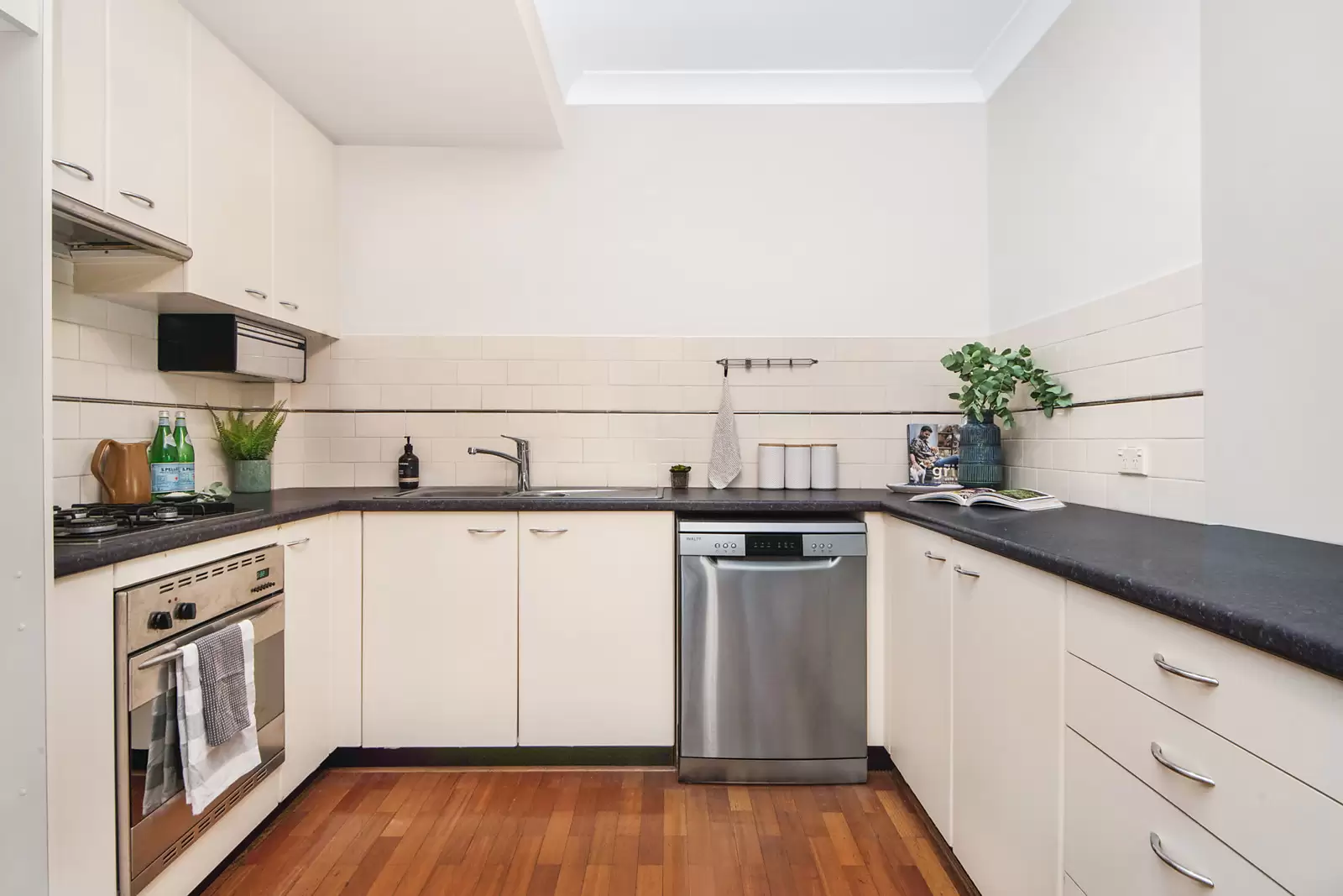 21/6-8 Northwood Street, Camperdown Sold by Sydney Sotheby's International Realty - image 8