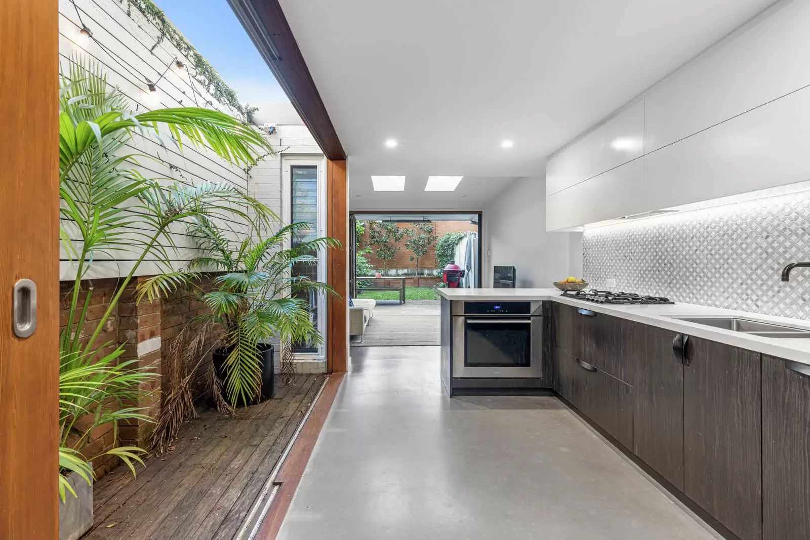 39 Selwyn Street, Paddington Leased by Sydney Sotheby's International Realty - image 1