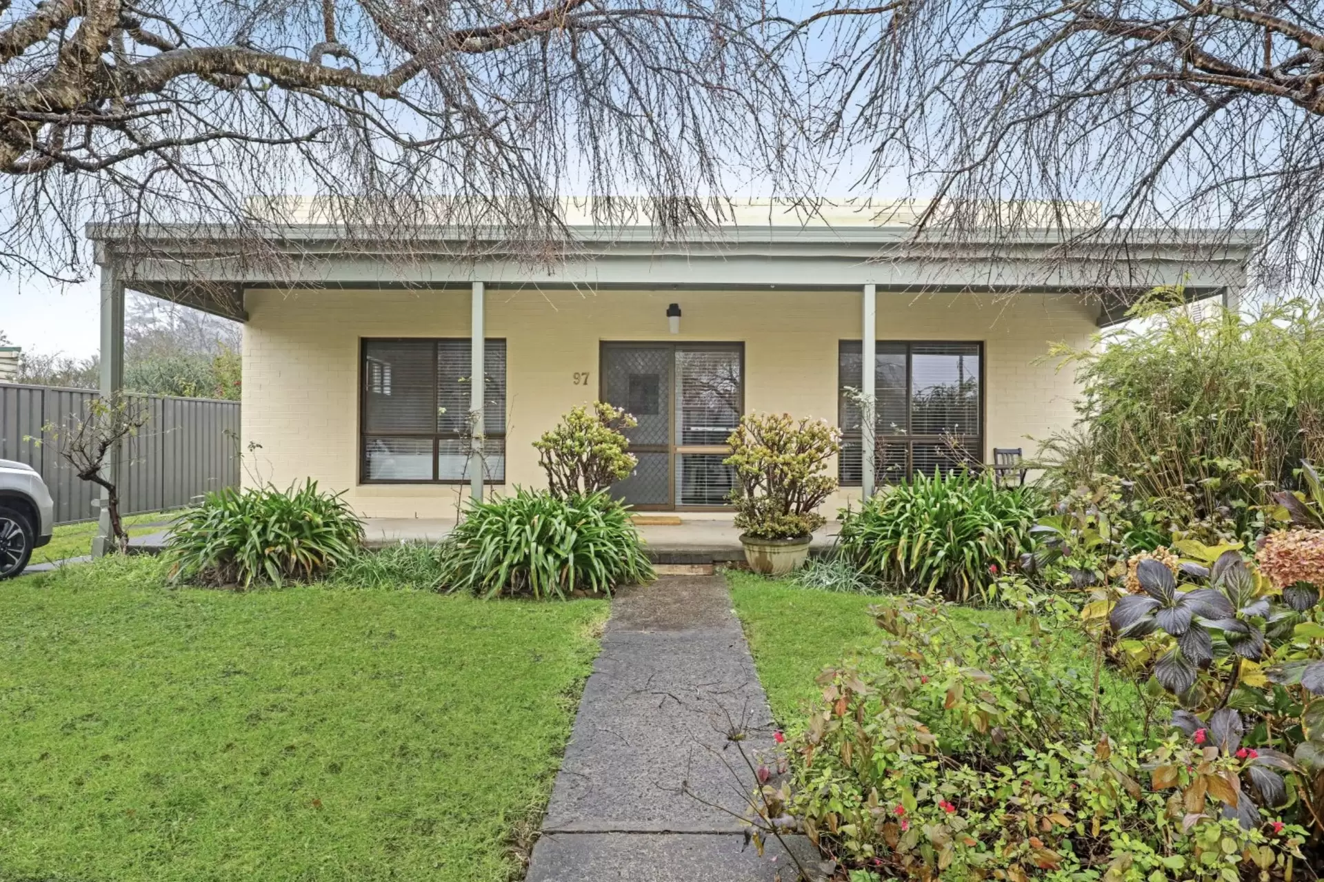 97 Hoddle Street, Robertson Sold by Sydney Sotheby's International Realty - image 2