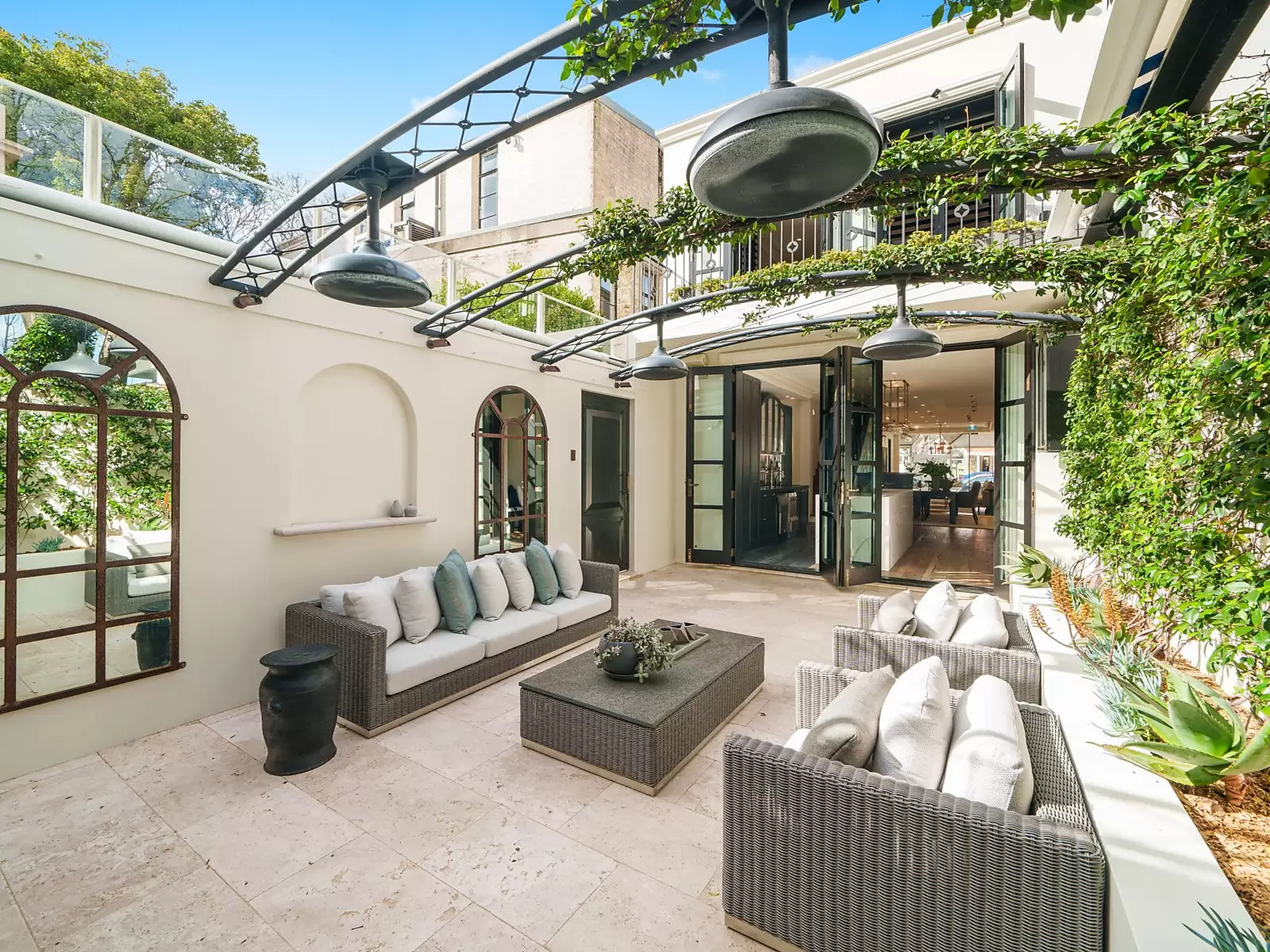 16 Transvaal Avenue, Double Bay Sold by Sydney Sotheby's International Realty - image 2