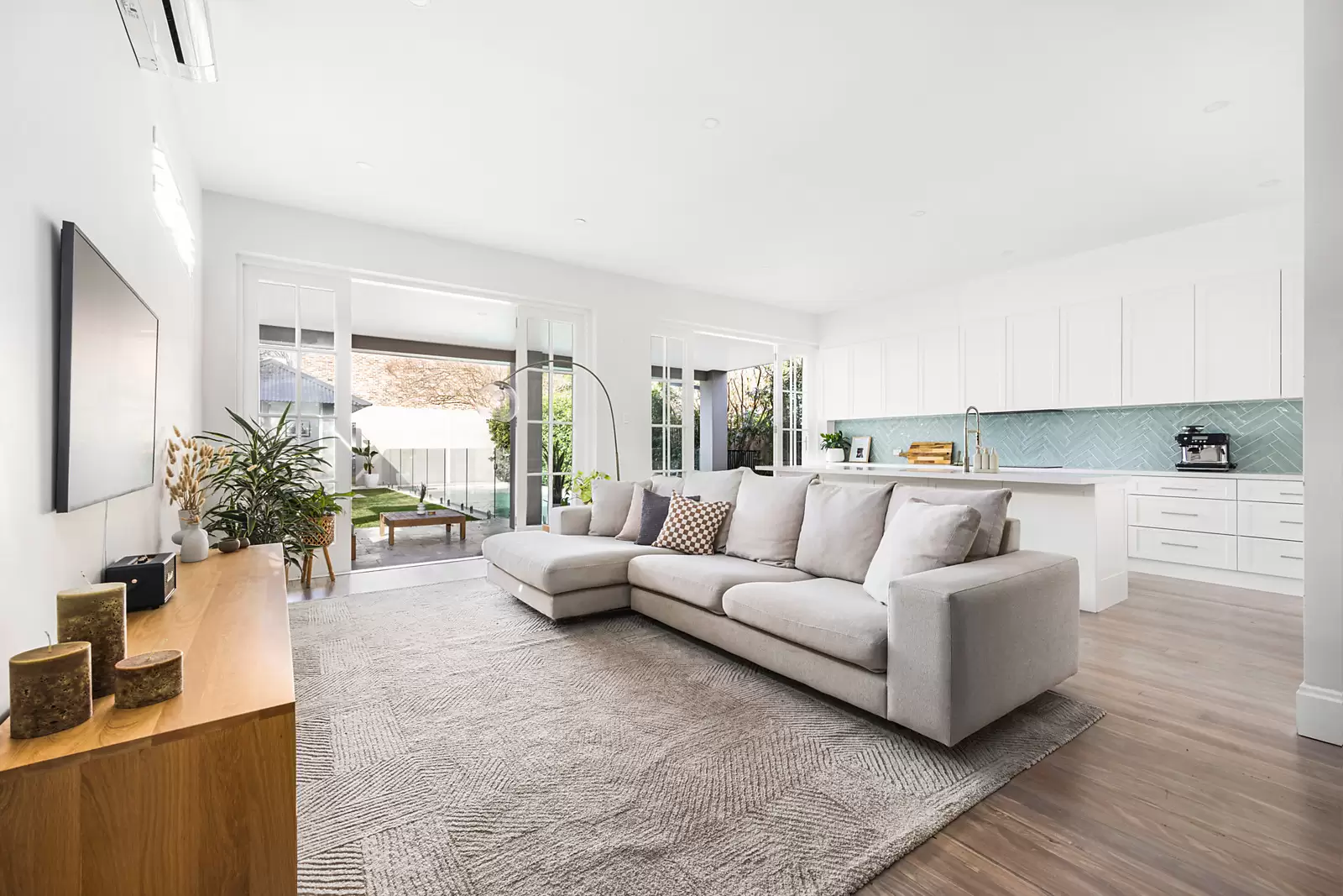 359 Avoca Street, Randwick Sold by Sydney Sotheby's International Realty - image 2