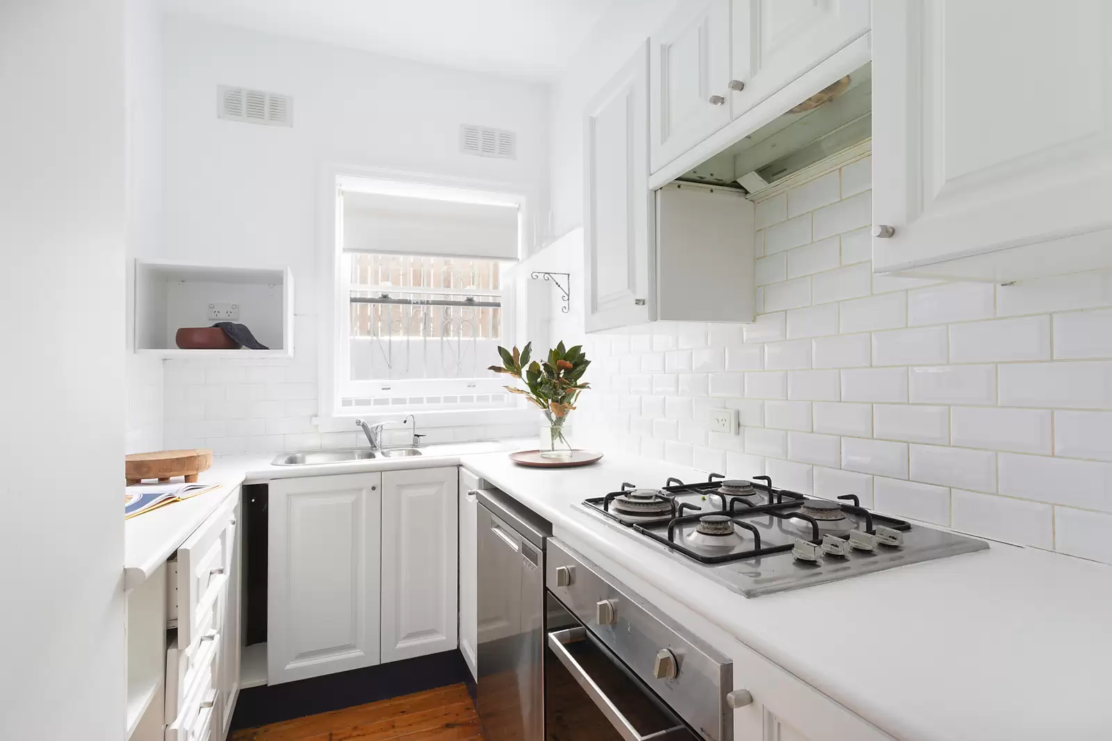 14/100 Wallis Street, Woollahra Sold by Sydney Sotheby's International Realty - image 3