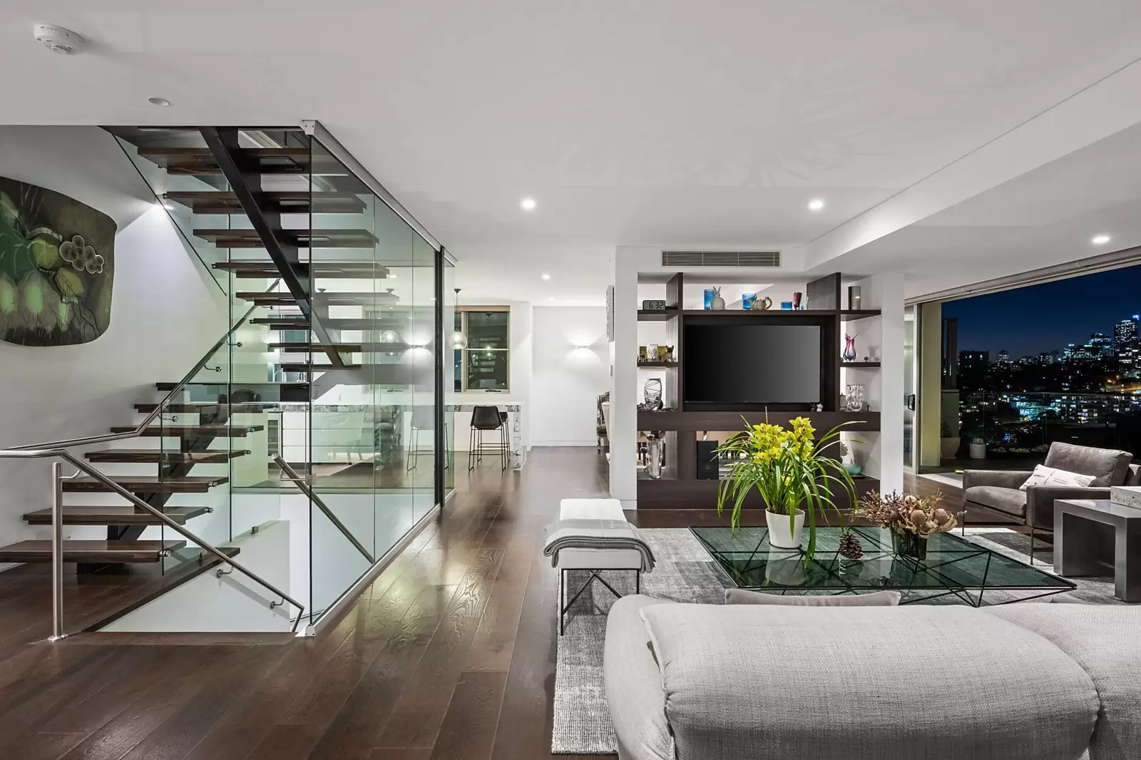 7/12A Darling Point Road, Darling Point Sold by Sydney Sotheby's International Realty - image 1