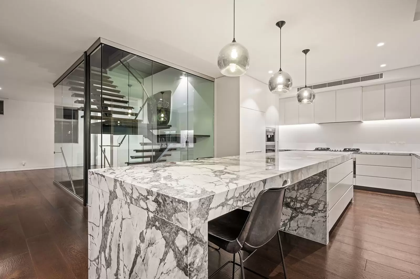 7/12A Darling Point Road, Darling Point Sold by Sydney Sotheby's International Realty - image 4