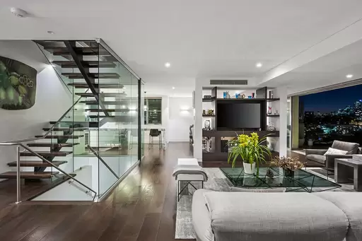 7/12A Darling Point Road, Darling Point Sold by Sydney Sotheby's International Realty