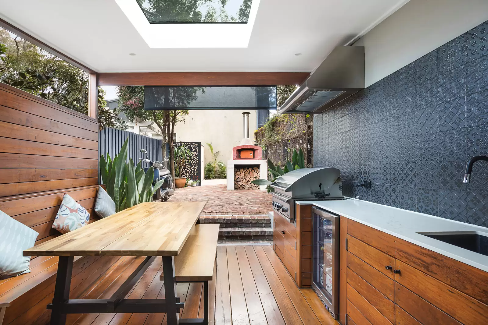573 Riley Street, Surry Hills Sold by Sydney Sotheby's International Realty - image 2