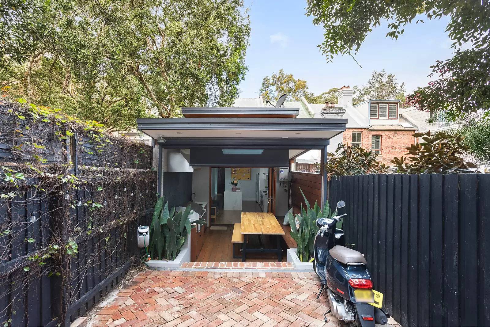 573 Riley Street, Surry Hills Sold by Sydney Sotheby's International Realty - image 3