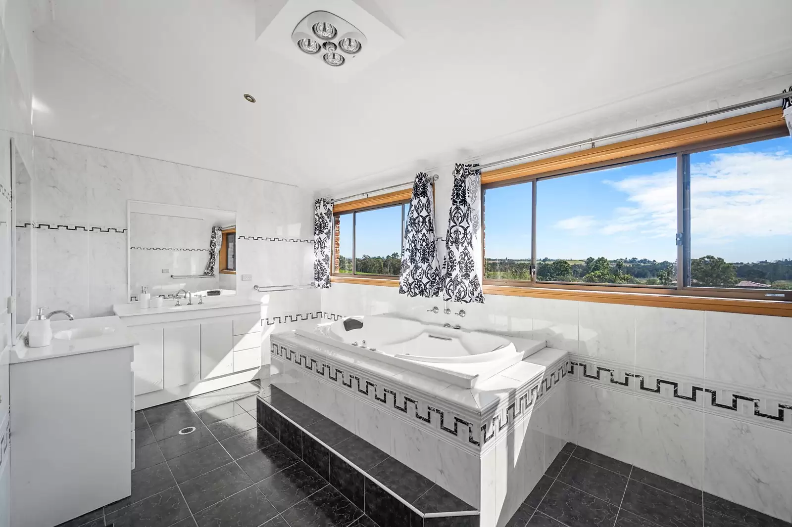 45 Homestead Road, Orchard Hills Sold by Sydney Sotheby's International Realty - image 11