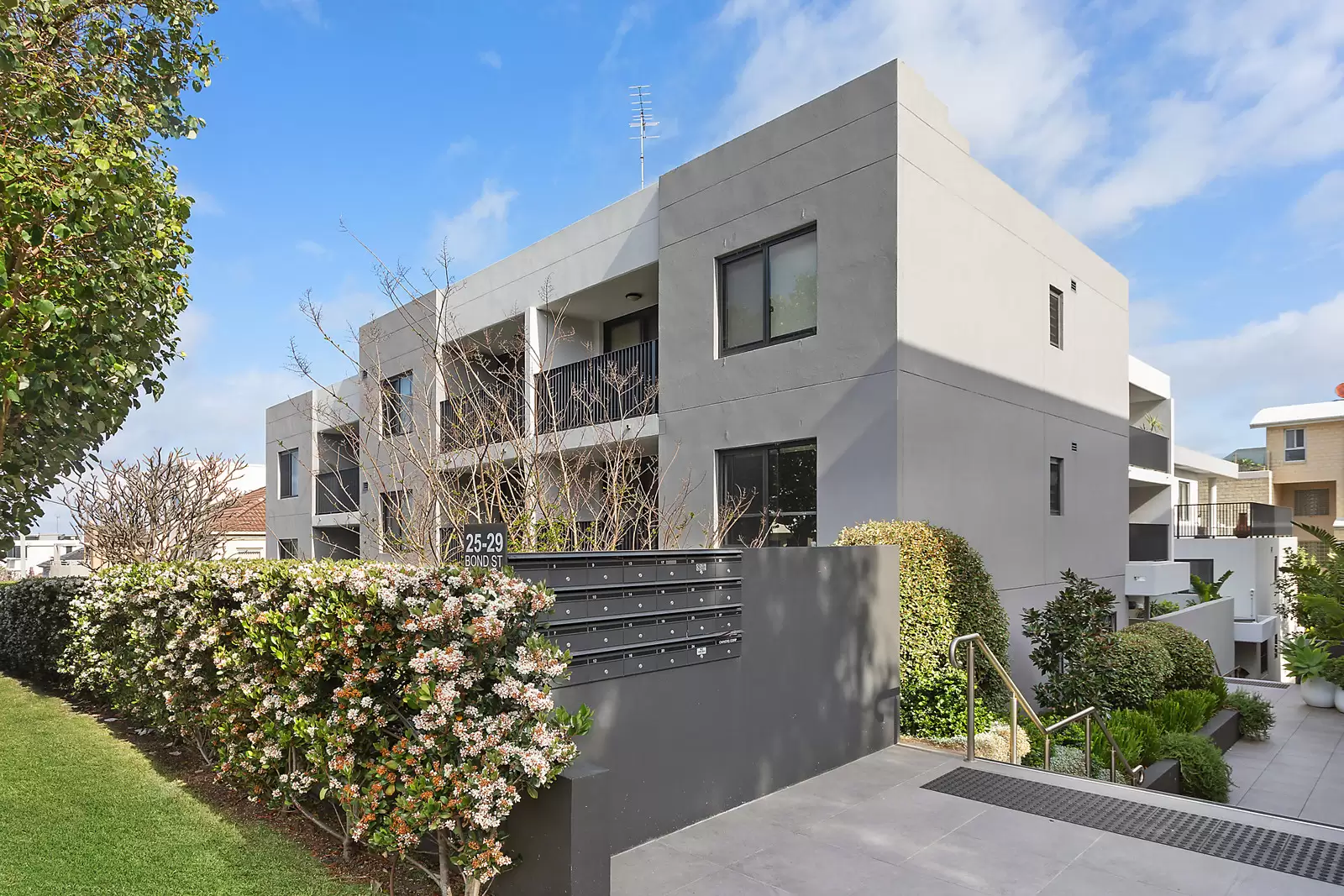 7/25-29 Bond Street, Maroubra Sold by Sydney Sotheby's International Realty - image 7