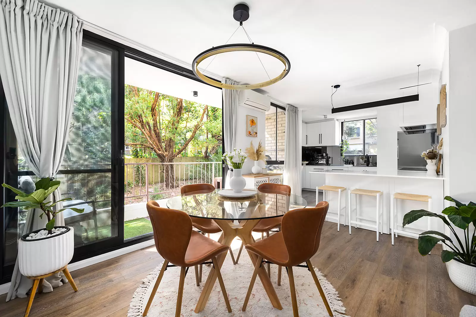 1A/12 Bligh Place, Randwick Sold by Sydney Sotheby's International Realty - image 2
