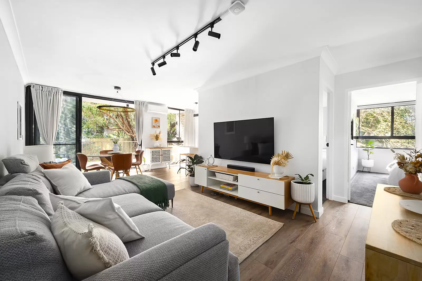1A/12 Bligh Place, Randwick Sold by Sydney Sotheby's International Realty - image 1