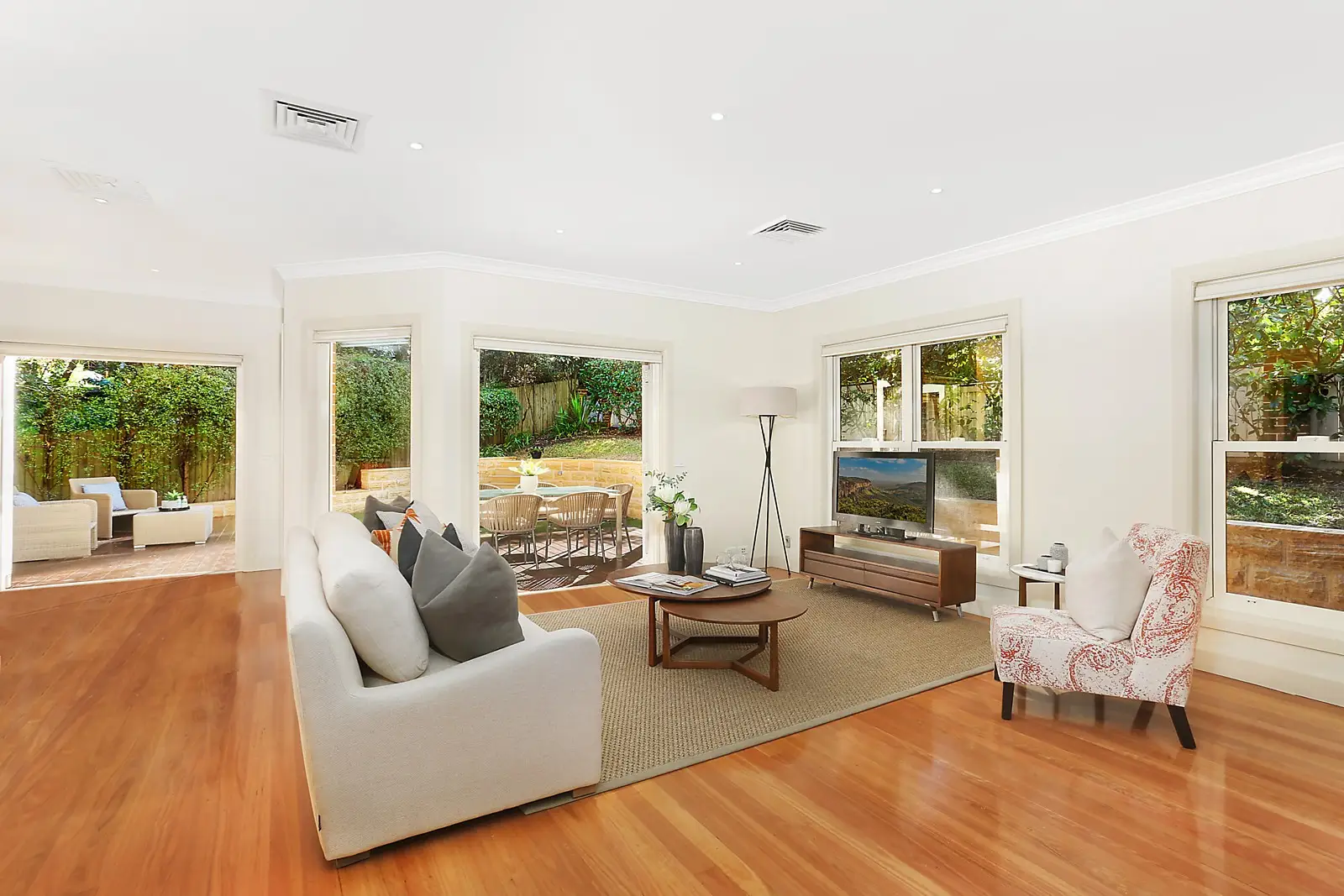 1A Catalpa Crescent, Turramurra Sold by Sydney Sotheby's International Realty - image 2
