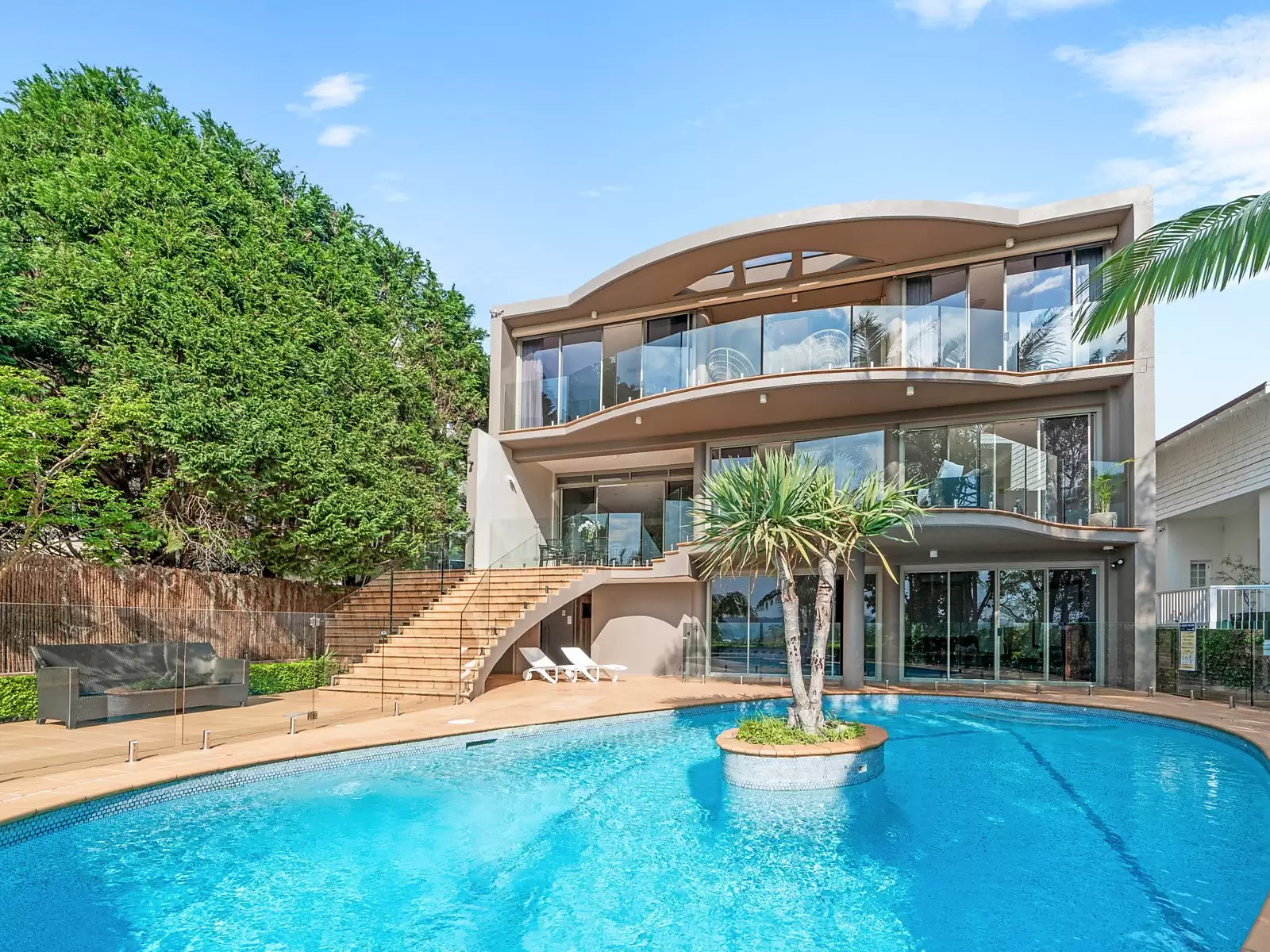 12 Burrabirra Avenue, Vaucluse Sold by Sydney Sotheby's International Realty - image 1