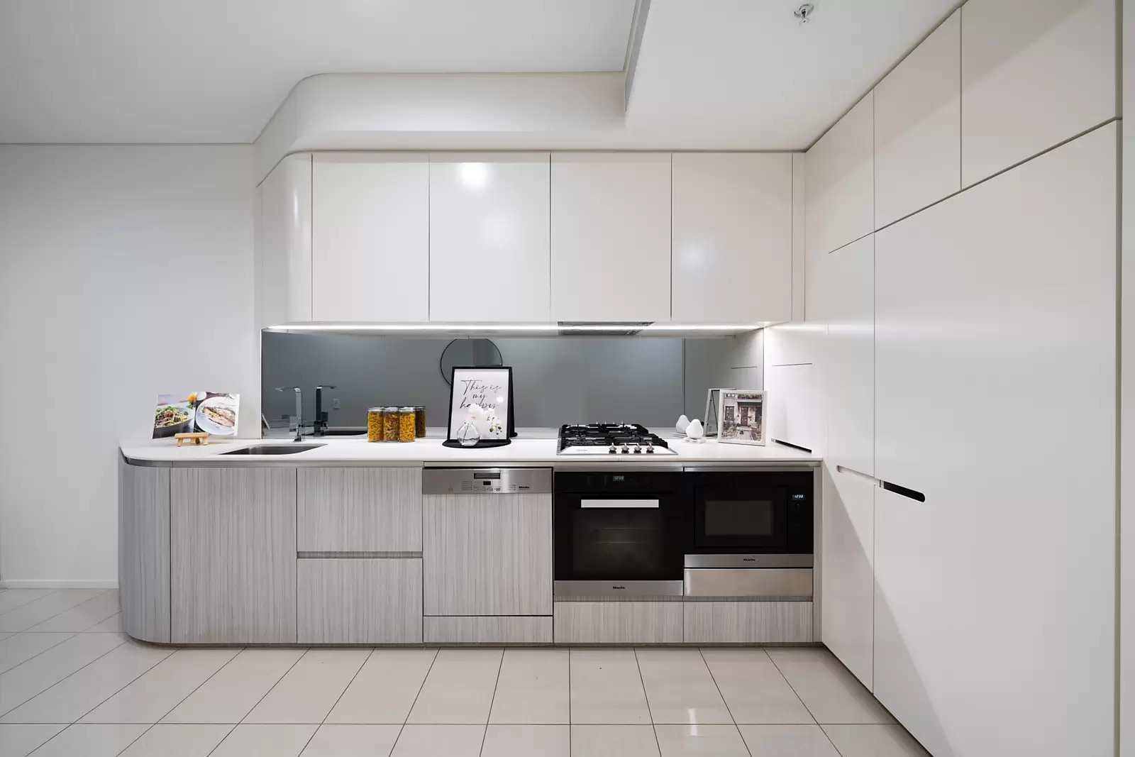 1610/161 Clarence Street, Sydney Sold by Sydney Sotheby's International Realty - image 6