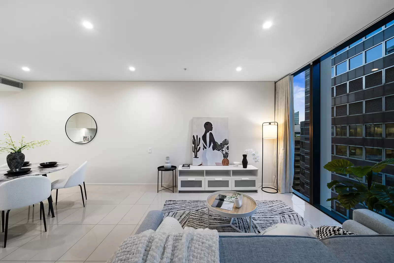 1610/161 Clarence Street, Sydney Sold by Sydney Sotheby's International Realty - image 3