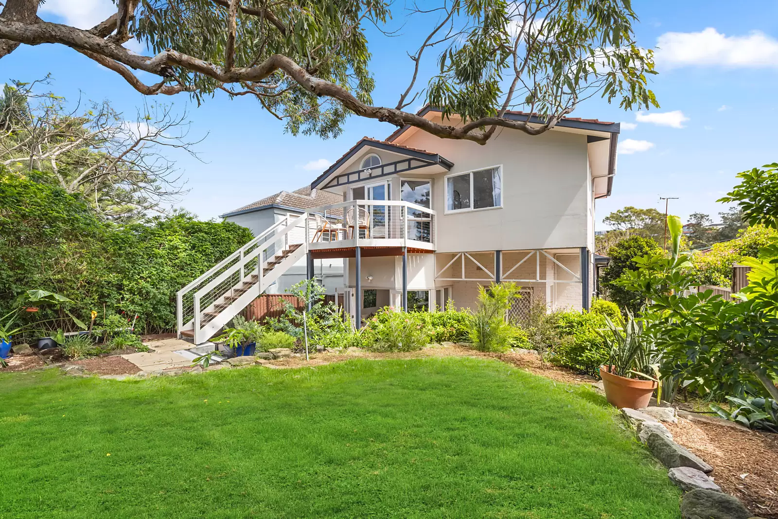 223 Malabar Road, South Coogee Sold by Sydney Sotheby's International Realty - image 1