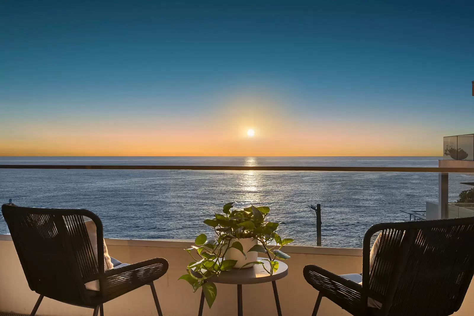4 Ahearn Avenue, South Coogee Sold by Sydney Sotheby's International Realty - image 1