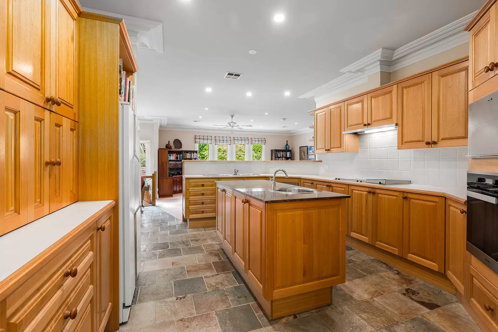 5 Carisbrooke Row, Bowral Sold by Sydney Sotheby's International Realty - image 7