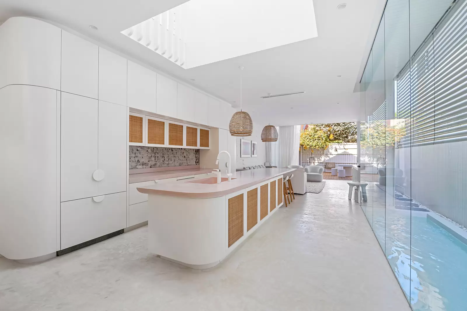 20 Midelton Avenue, North Bondi Sold by Sydney Sotheby's International Realty - image 2