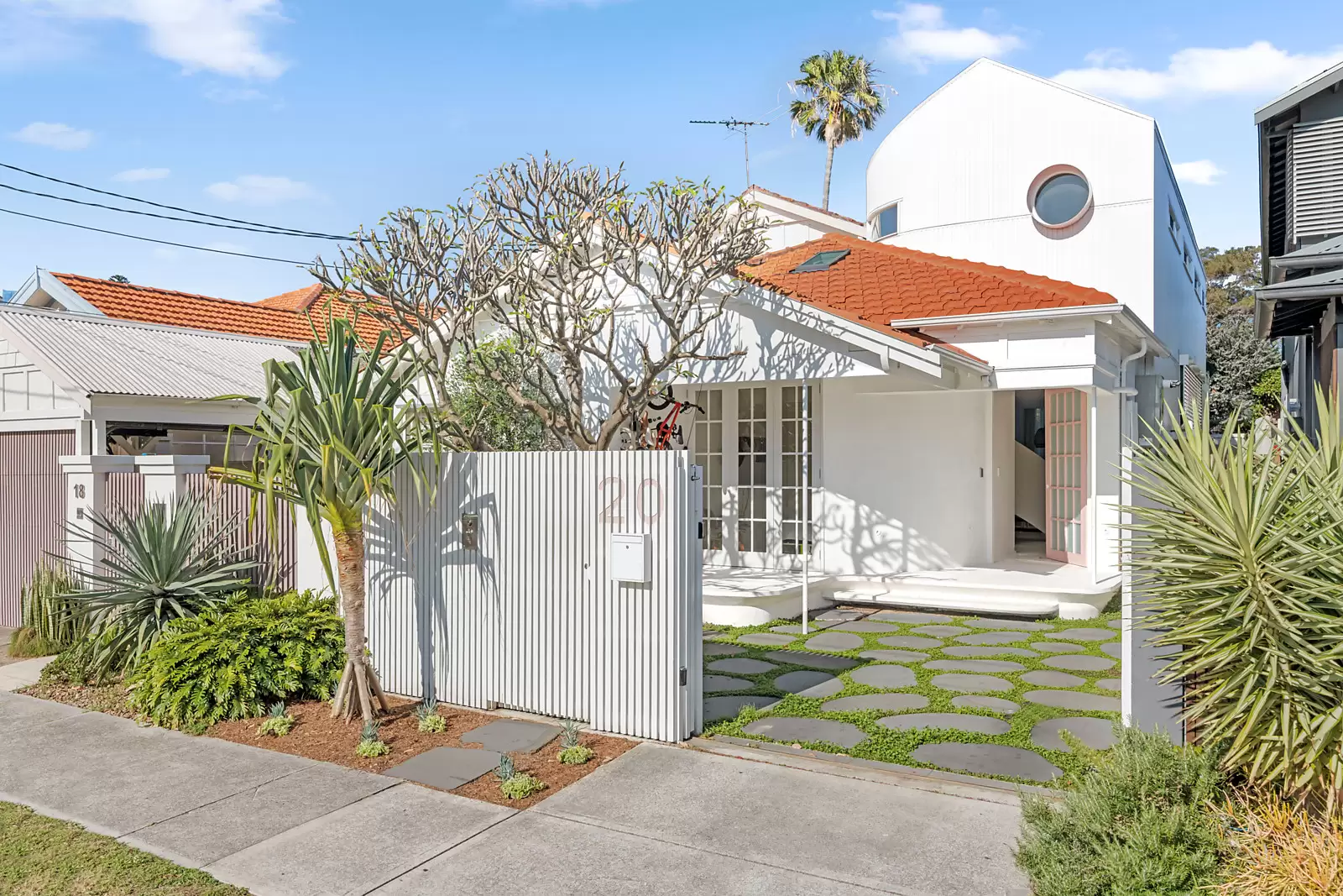 20 Midelton Avenue, North Bondi Sold by Sydney Sotheby's International Realty - image 1