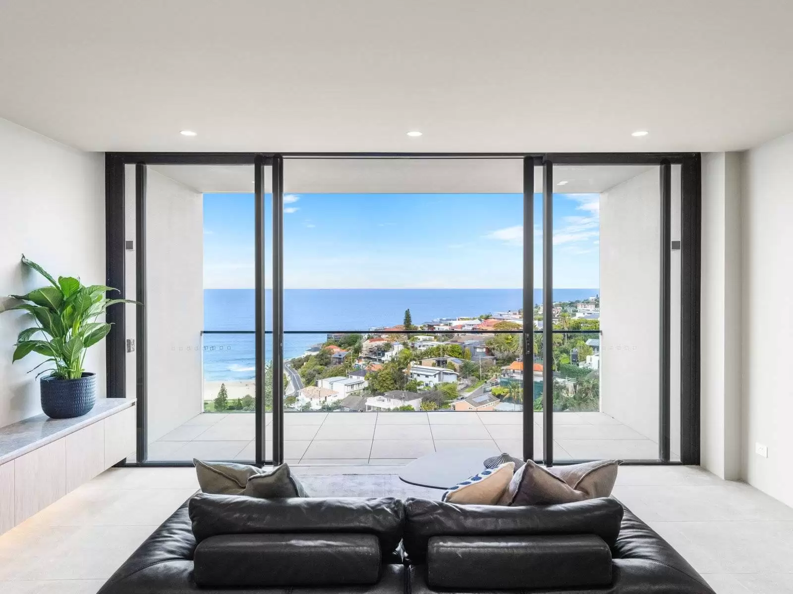 13/20 Illawong Avenue, Tamarama Leased by Sydney Sotheby's International Realty - image 1
