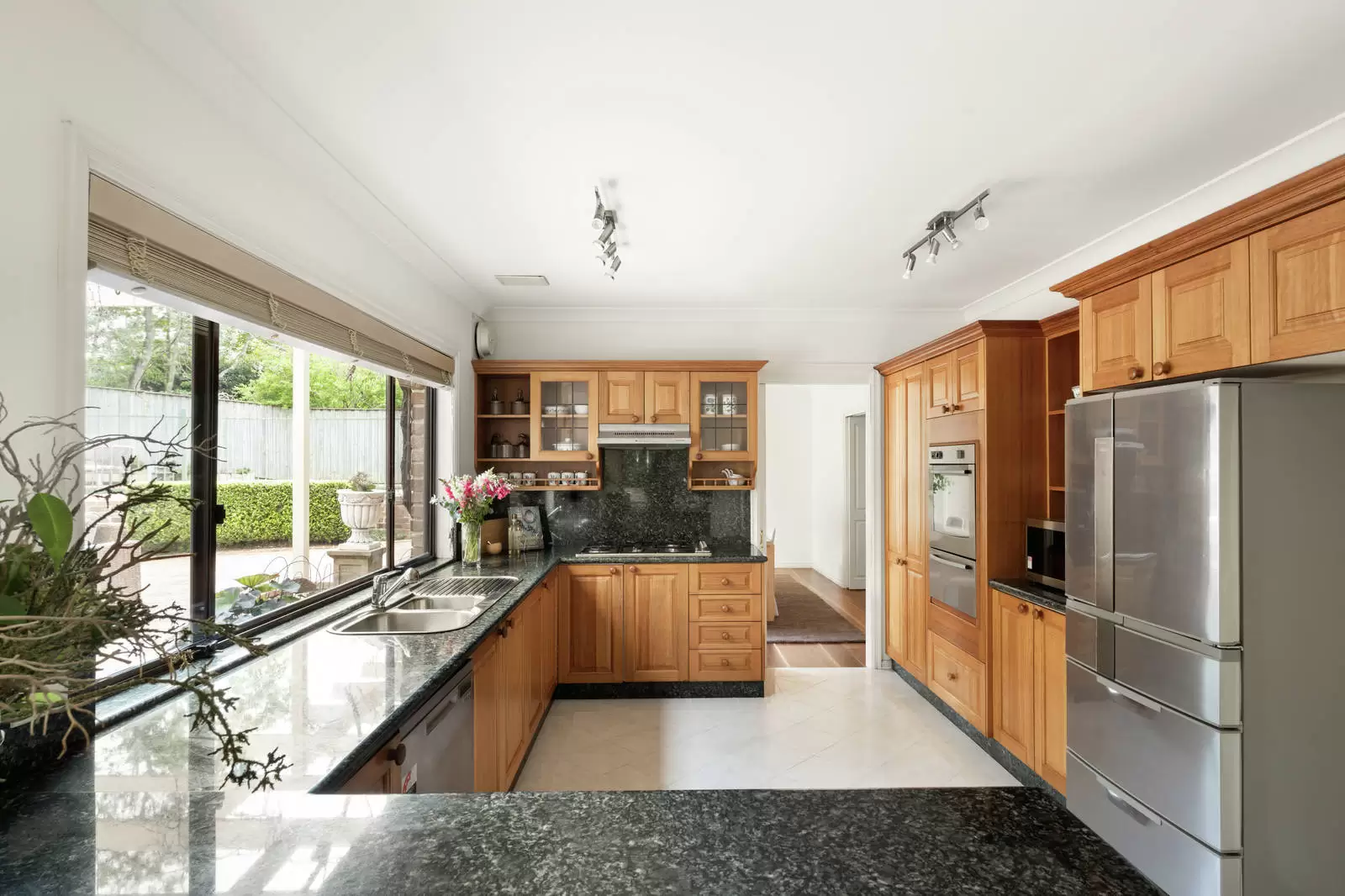 6 Charlton Avenue, Turramurra Sold by Sydney Sotheby's International Realty - image 5