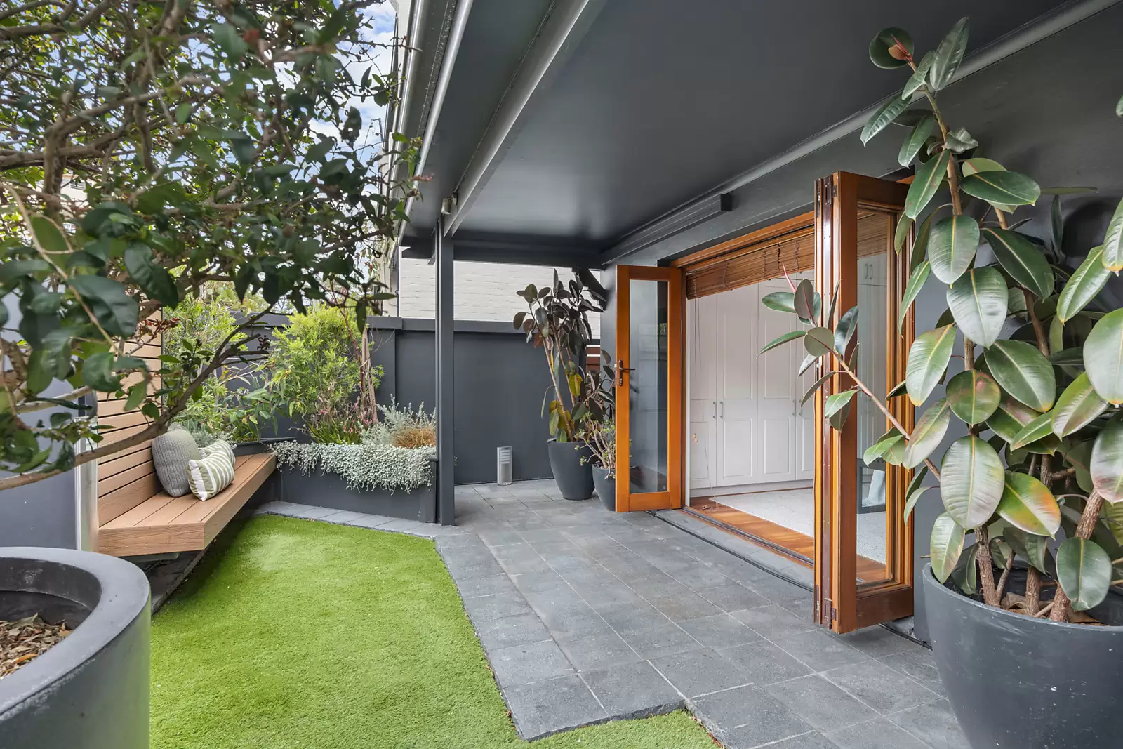 16 Randwick Street, Randwick Sold by Sydney Sotheby's International Realty - image 4