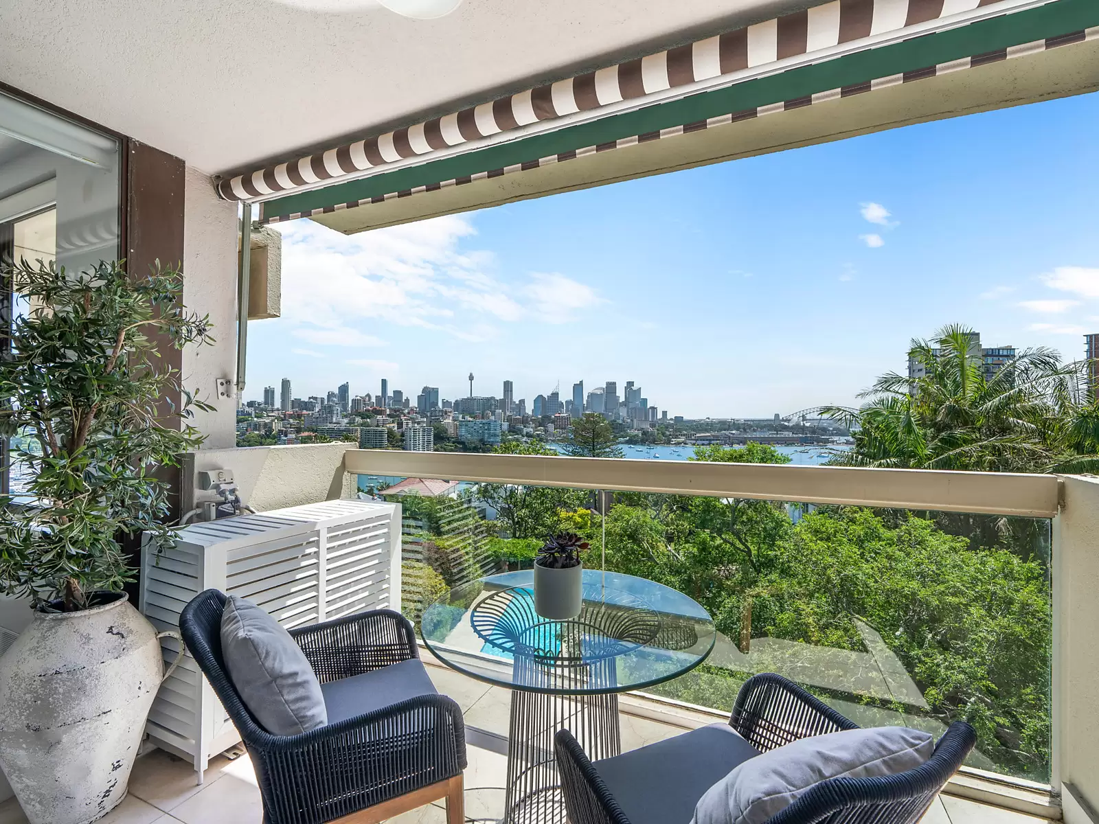 8/60 Darling Point Road, Darling Point Sold by Sydney Sotheby's International Realty - image 3
