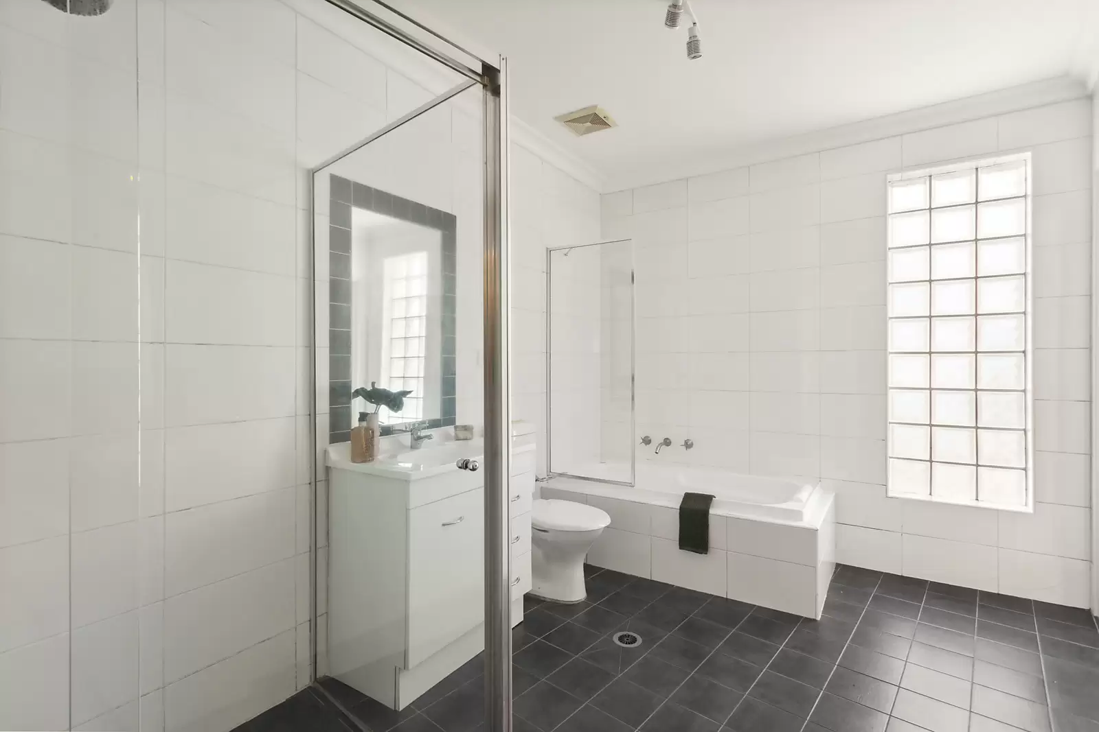 13/424-430 Elizabeth Street, Surry Hills Sold by Sydney Sotheby's International Realty - image 8