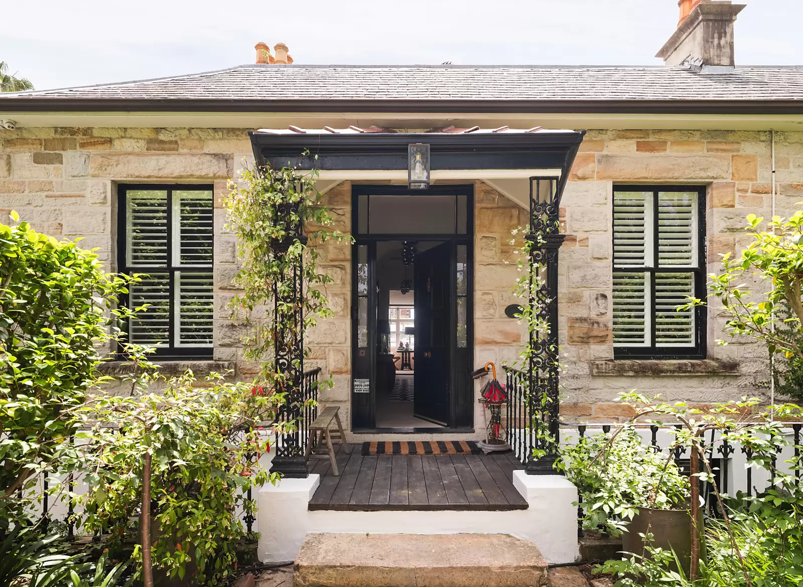184 Queen Street, Woollahra Sold by Sydney Sotheby's International Realty - image 1