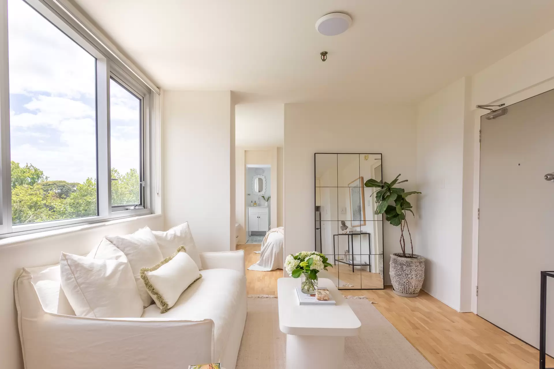 22/8 Fullerton Street, Woollahra Sold by Sydney Sotheby's International Realty - image 1