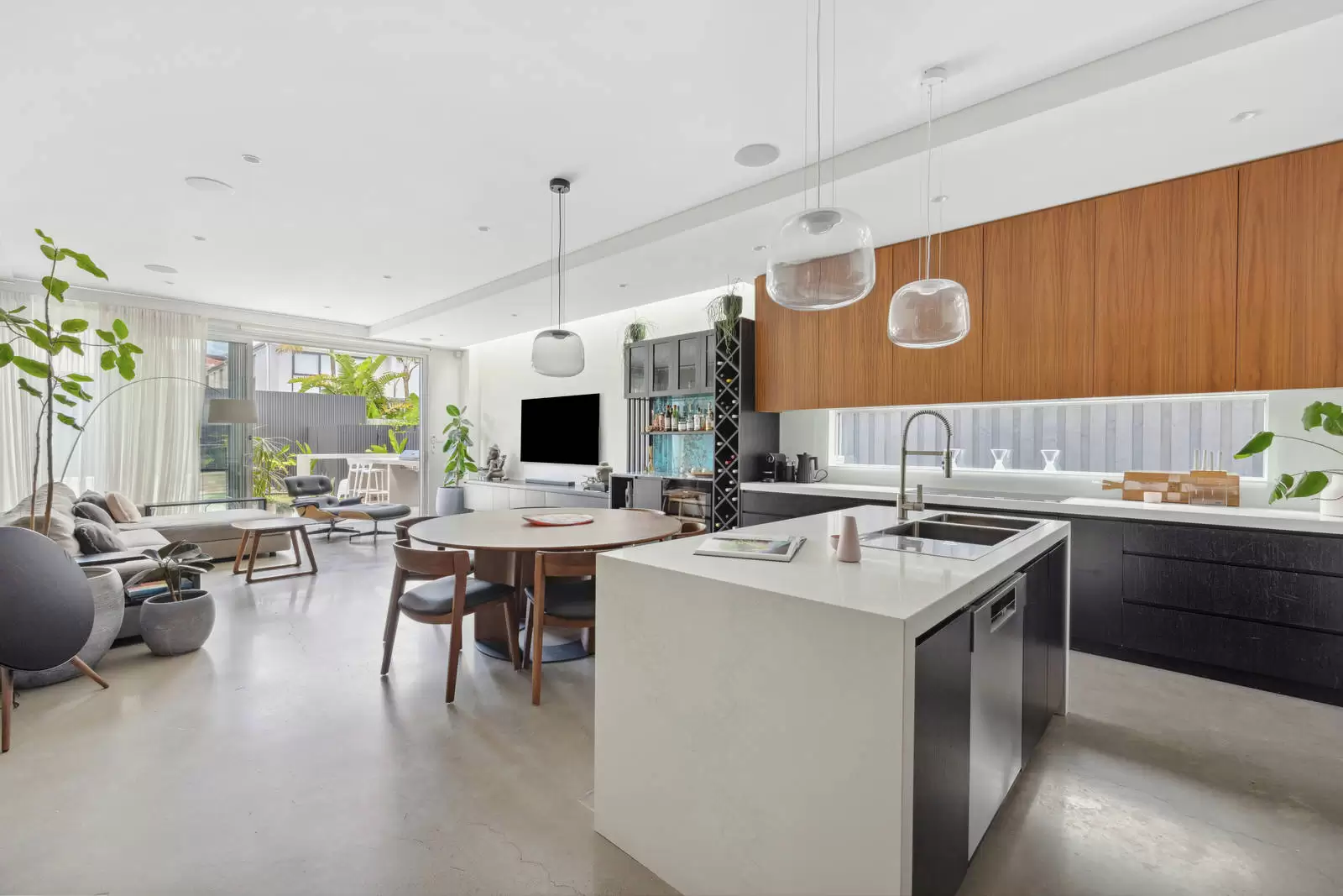 11A Nancy Street, North Bondi Leased by Sydney Sotheby's International Realty - image 2