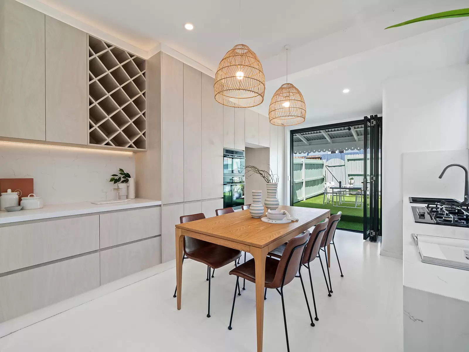 111 Old South Head Road, Bondi Junction Sold by Sydney Sotheby's International Realty - image 4
