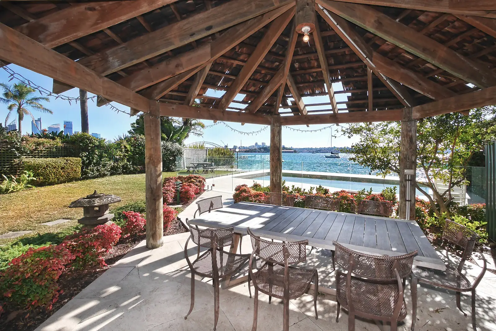 1/77-81 Yarranabbe Road, Darling Point Sold by Sydney Sotheby's International Realty - image 3
